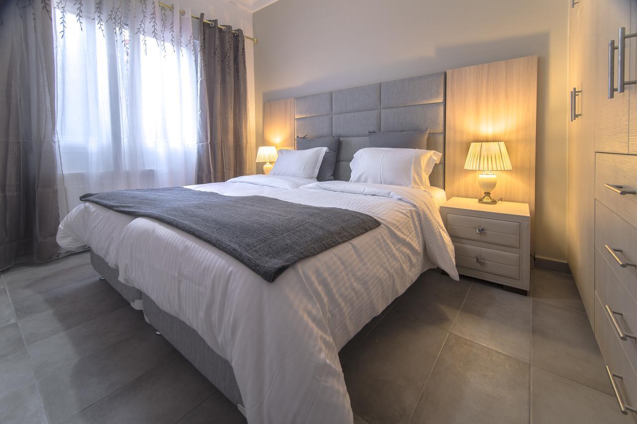 Downtown Rare And Modern Two Storey Building Athens Ngoại thất bức ảnh